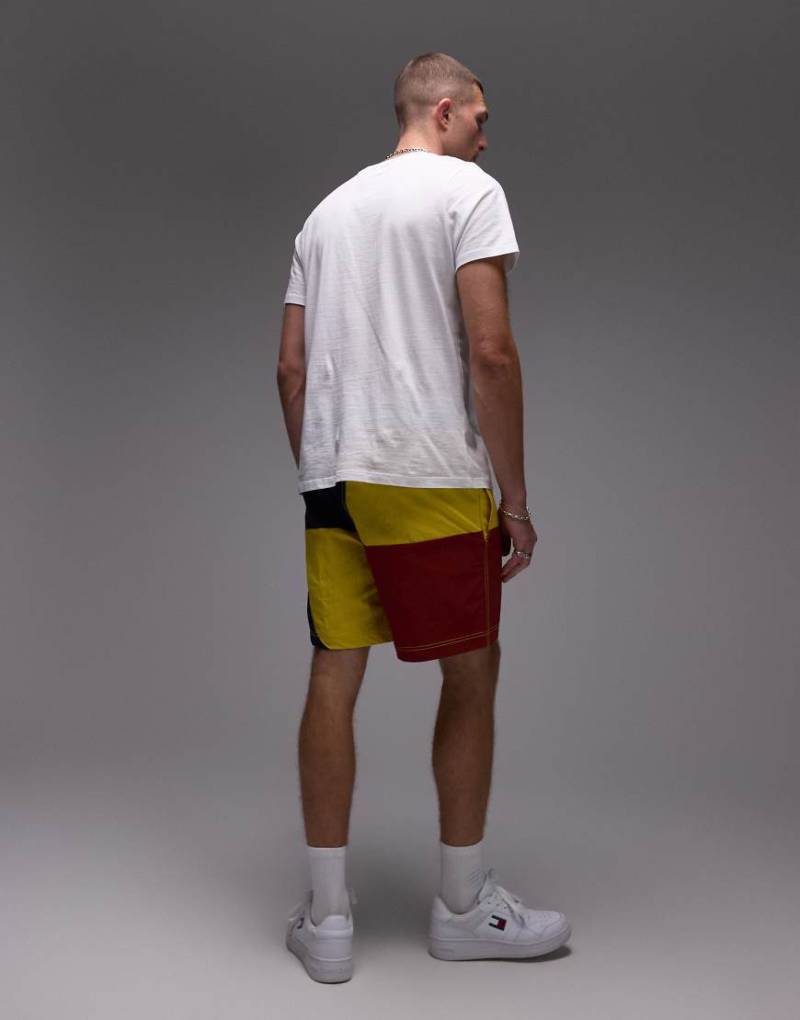 Tommy Hilfiger - Blockfarben-Shorts in Gelb mit „Sailing"-Logo-Bunt von Tommy Hilfiger