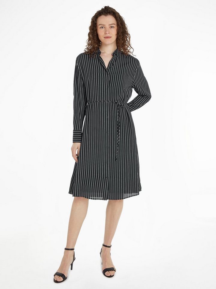 Tommy Hilfiger Blusenkleid FLUID VISCOSE CREPE KNEE DRESS mit Logopatch von Tommy Hilfiger