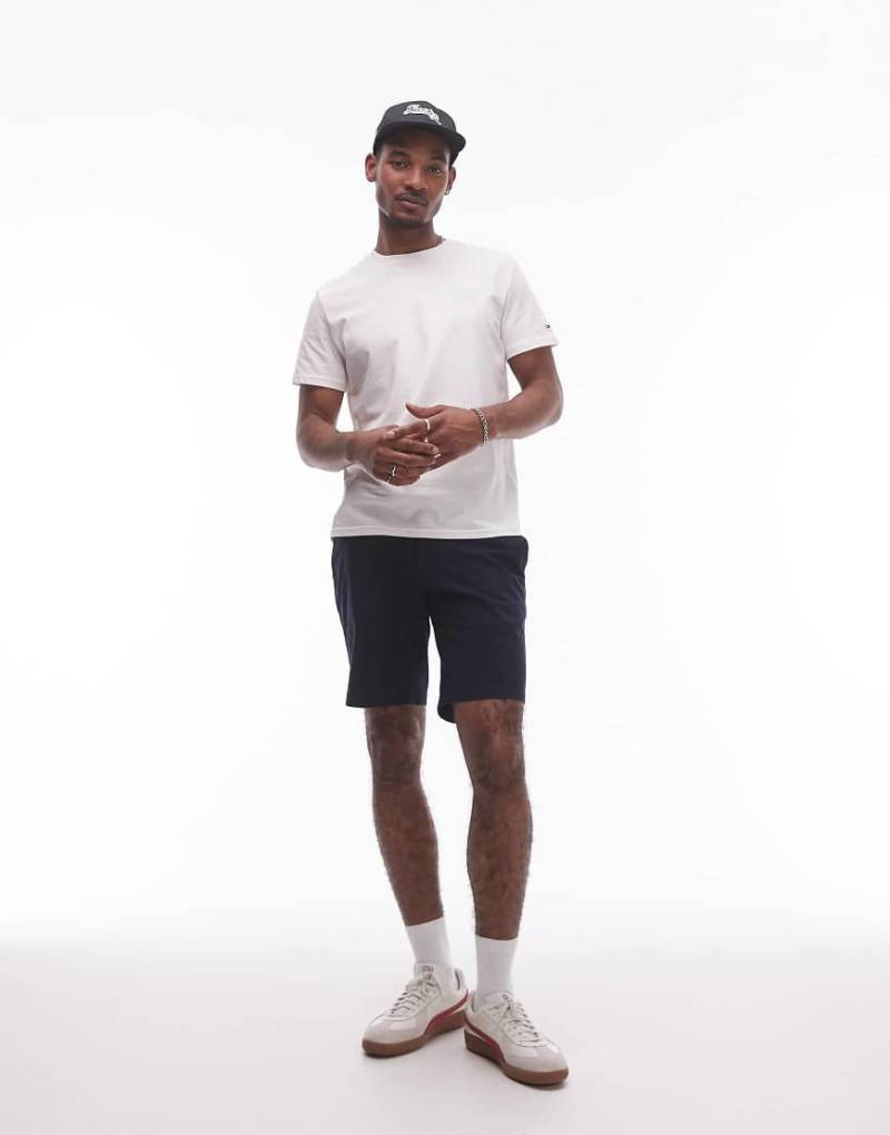 Tommy Hilfiger - Brooklyn - Slim-Fit-Chino-Shorts in Dunkelblau mit Gürtel von Tommy Hilfiger