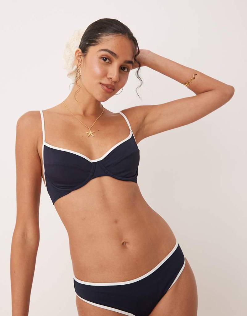Tommy Hilfiger - Bügel-Bikinioberteil in Marineblau mit weißer Paspelierung von Tommy Hilfiger