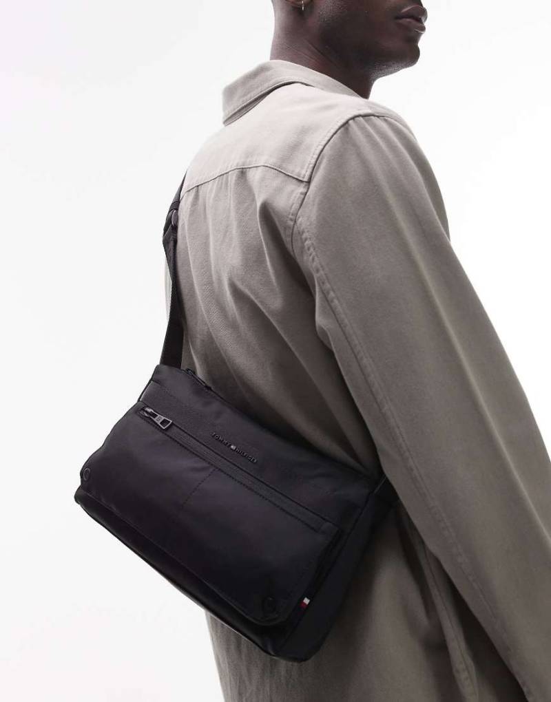 Tommy Hilfiger - Commuter - Umhängetasche in Schwarz von Tommy Hilfiger