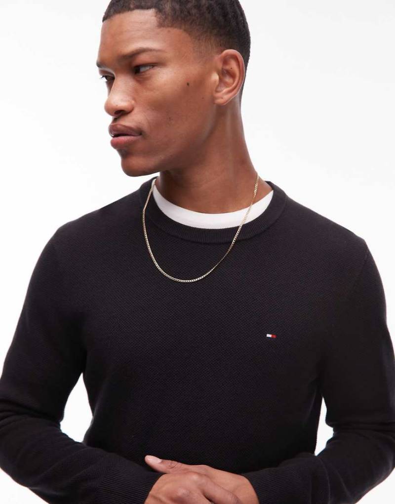 Tommy Hilfiger - Essential - Strukturierter Pullover in Schwarz von Tommy Hilfiger