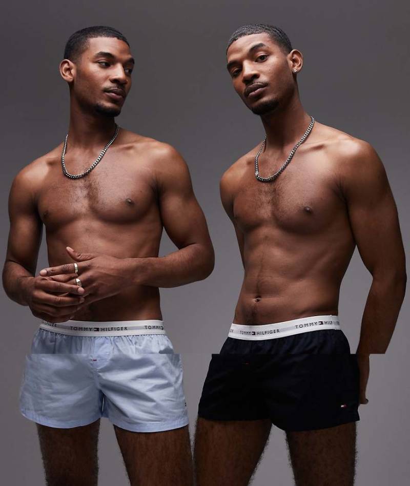 Tommy Hilfiger - Essentials - 2er-Pack gewebte Baumwoll-Boxershorts in Marineblau/Hellblau mit Signatur von Tommy Hilfiger