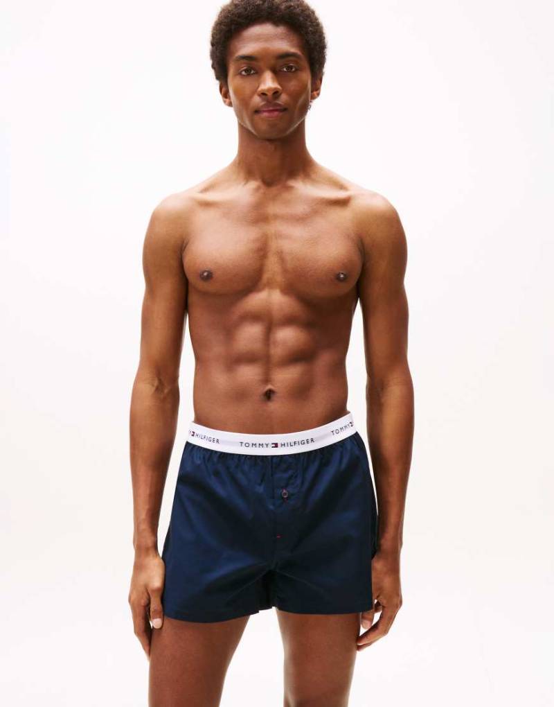Tommy Hilfiger - Essentials - 2er-Pack gewebte Baumwoll-Boxershorts in Marineblau mit Signatur von Tommy Hilfiger