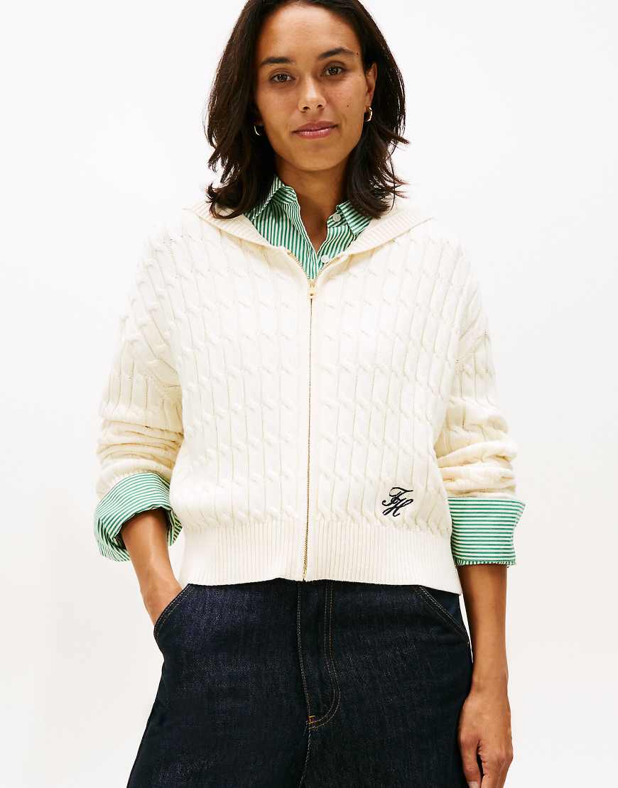 Tommy Hilfiger - Gestrickte Kapuzenjacke in Beige mit Zopfmuster-Neutral von Tommy Hilfiger