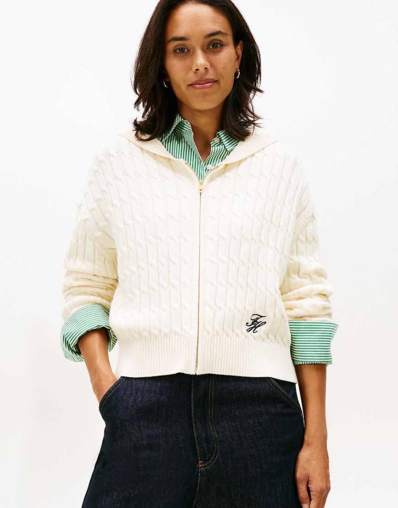 Tommy Hilfiger - Gestrickte Kapuzenjacke in Beige mit Zopfmuster-Neutral von Tommy Hilfiger