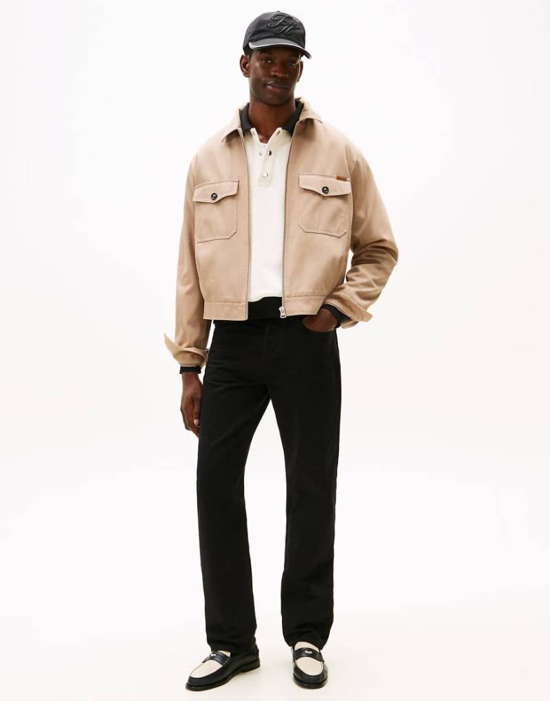 Tommy Hilfiger - Gewaschene Straight-Leg-Jeans in normaler Passform in Schwarz von Tommy Hilfiger