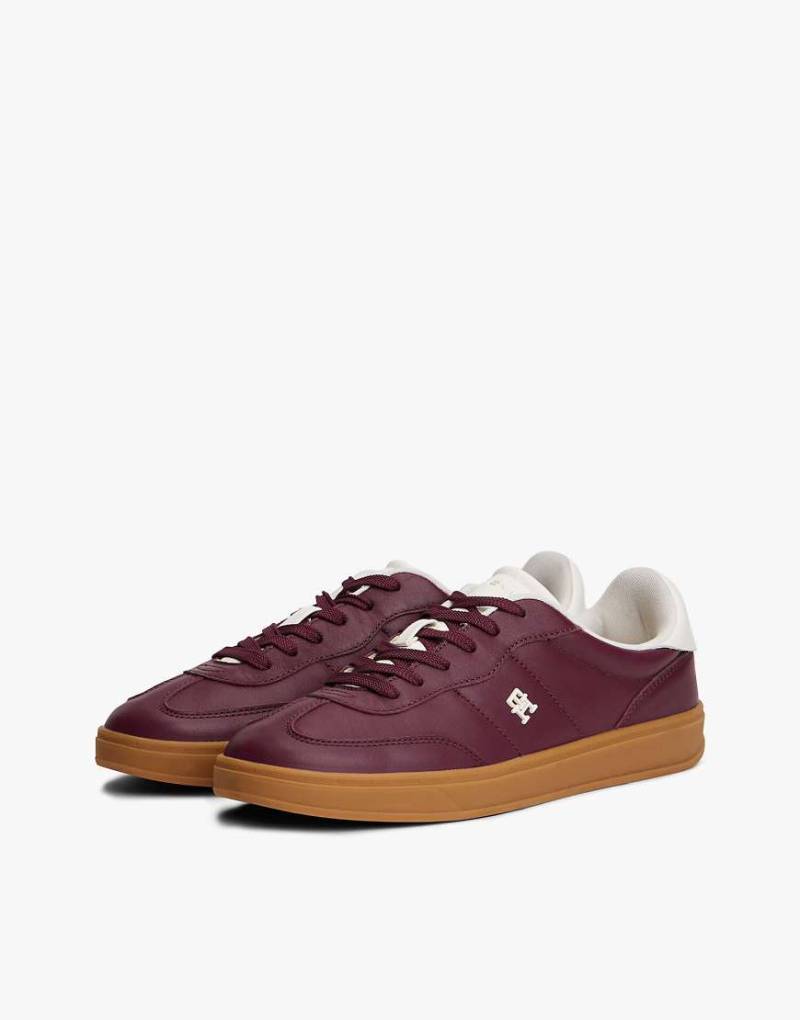 Tommy Hilfiger - Heritage - Glänzende Sneaker aus Leder in Lila-Brown von Tommy Hilfiger