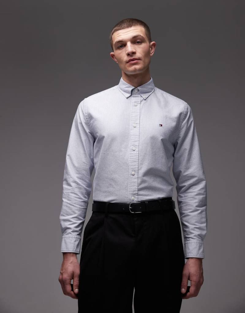 Tommy Hilfiger - Heritage - Langärmliges Oxford-Hemd in Hellblau von Tommy Hilfiger