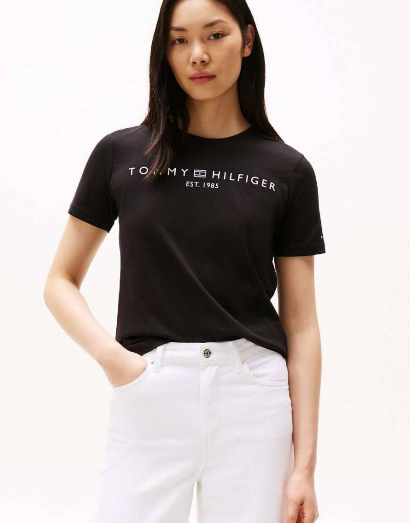Tommy Hilfiger - Jersey-T-Shirt in Schwarz mit Rundhalsausschnitt und Logo von Tommy Hilfiger
