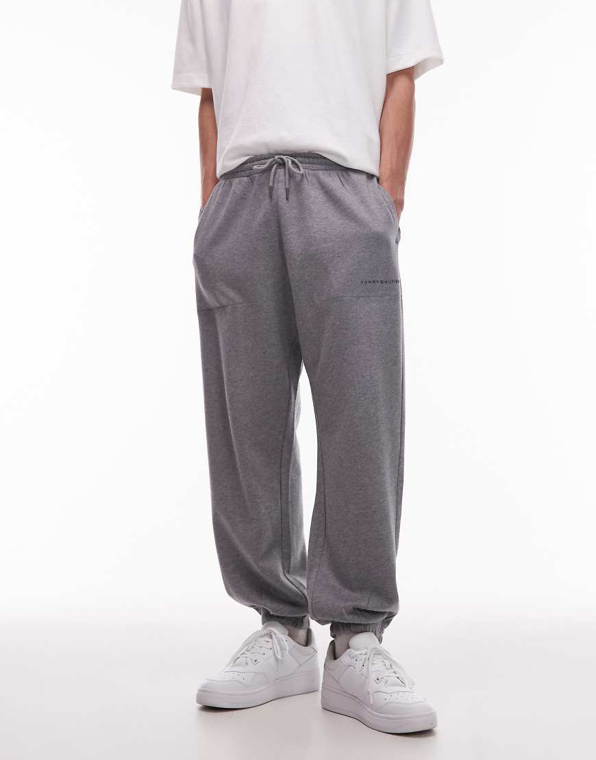 Tommy Hilfiger - Jogginghose in Grau mit kleinem Logo von Tommy Hilfiger