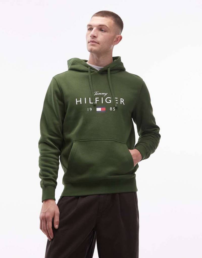 Tommy Hilfiger - Kapuzenpullover mit großem Stapel-Logo in Grün von Tommy Hilfiger