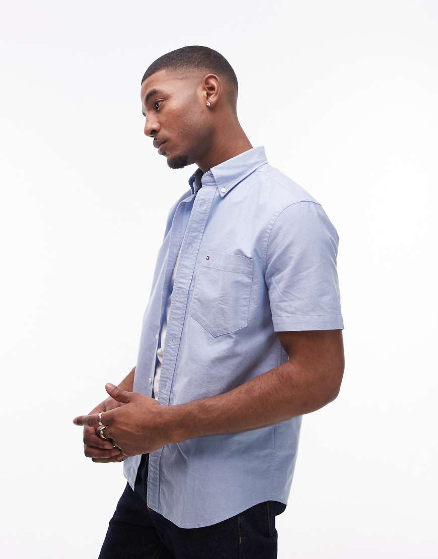 Tommy Hilfiger - Kurzärmliges Heritage-Oxford-Hemd in Blassblau von Tommy Hilfiger