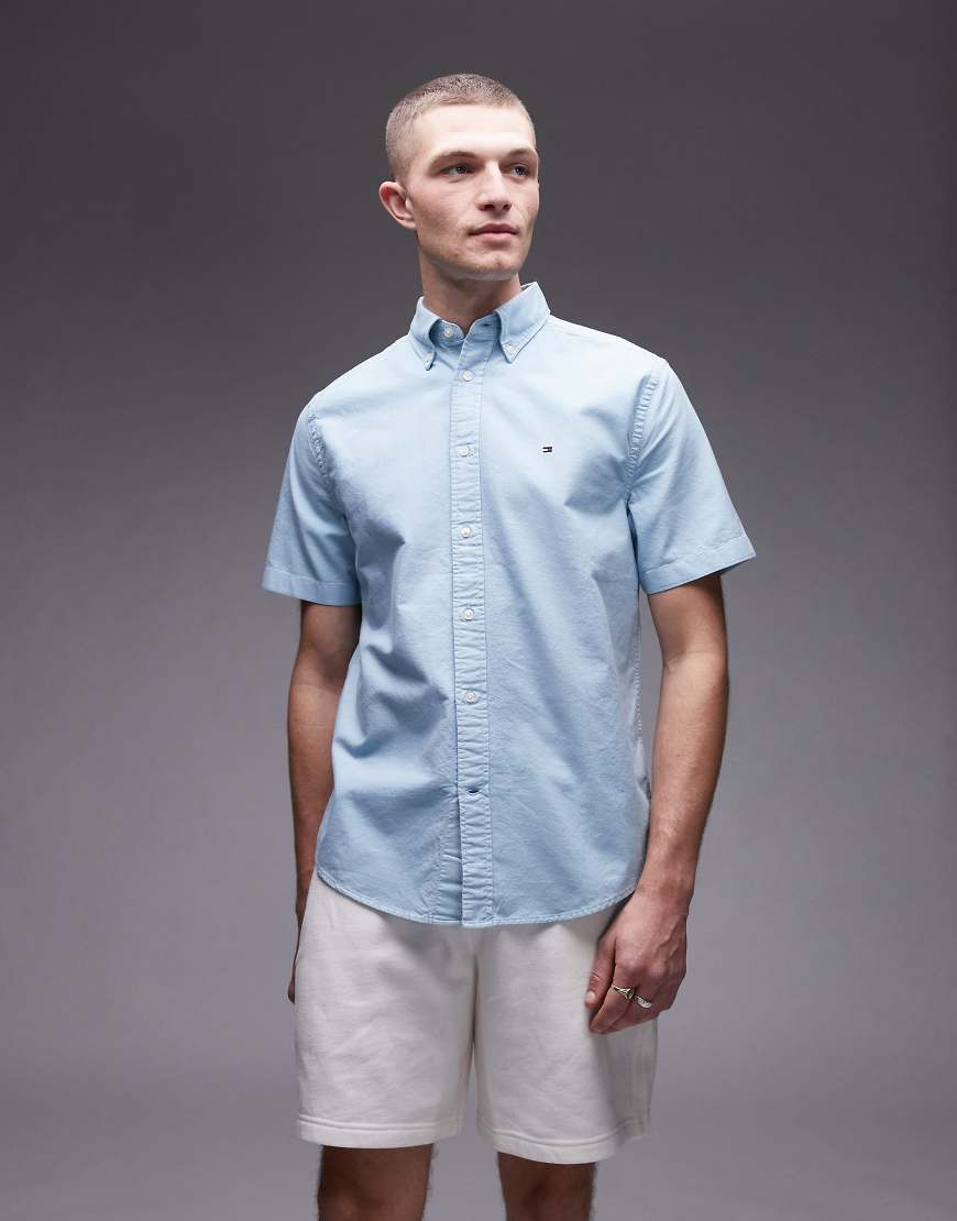 Tommy Hilfiger - Kurzärmliges Oxford-Hemd in Blassblau von Tommy Hilfiger