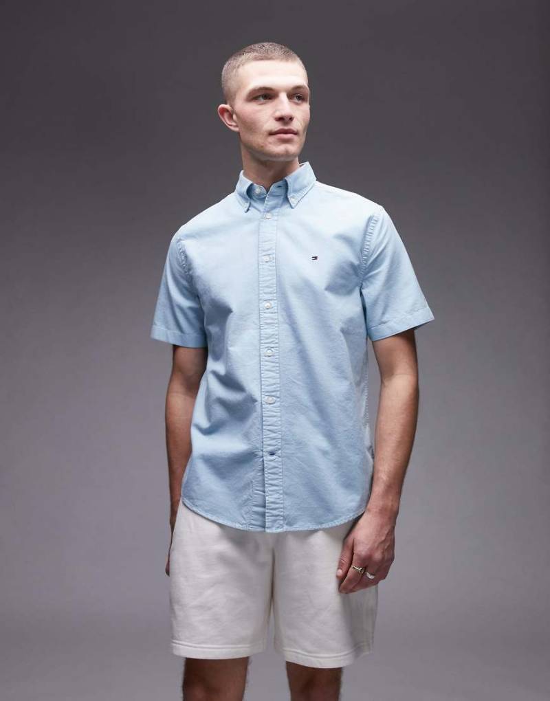 Tommy Hilfiger - Kurzärmliges Oxford-Hemd in Blassblau von Tommy Hilfiger