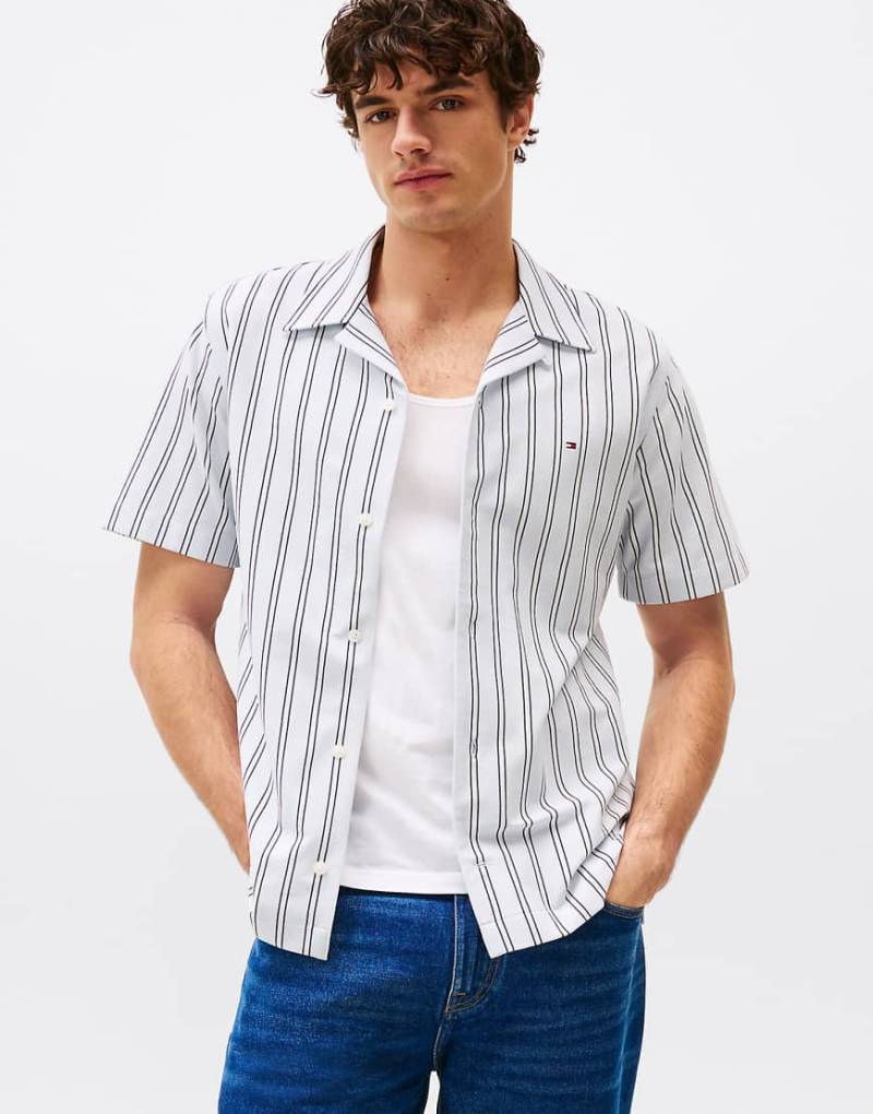 Tommy Hilfiger - Kurzärmliges mehrfrbiges Hemd mit Streifen, in regulärer Passform-Blau Tommy Hilfiger - Kurzärmliges mehrfrbiges Hemd mit Streifen, in regulärer Passform-Blau von Tommy Hilfiger