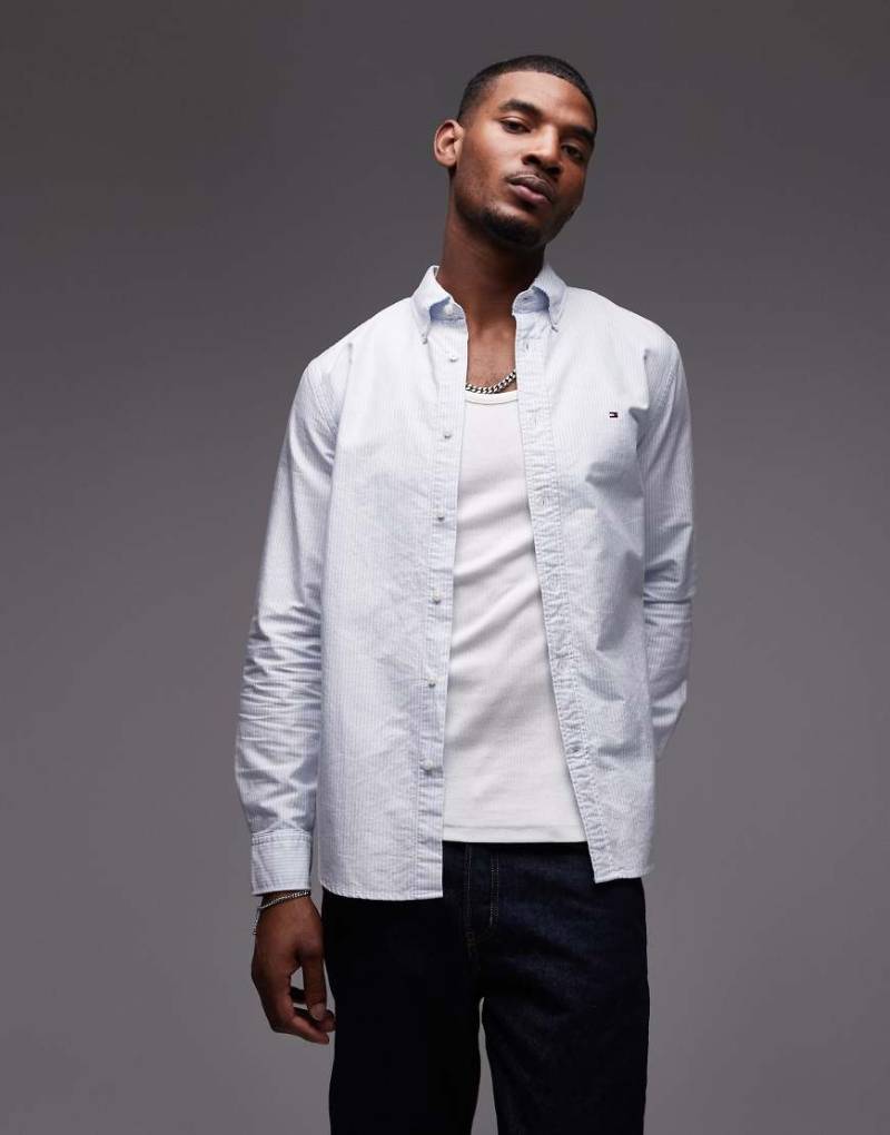 Tommy Hilfiger - Langärmliges Oxford-Hemd mit blauen Streifen von Tommy Hilfiger