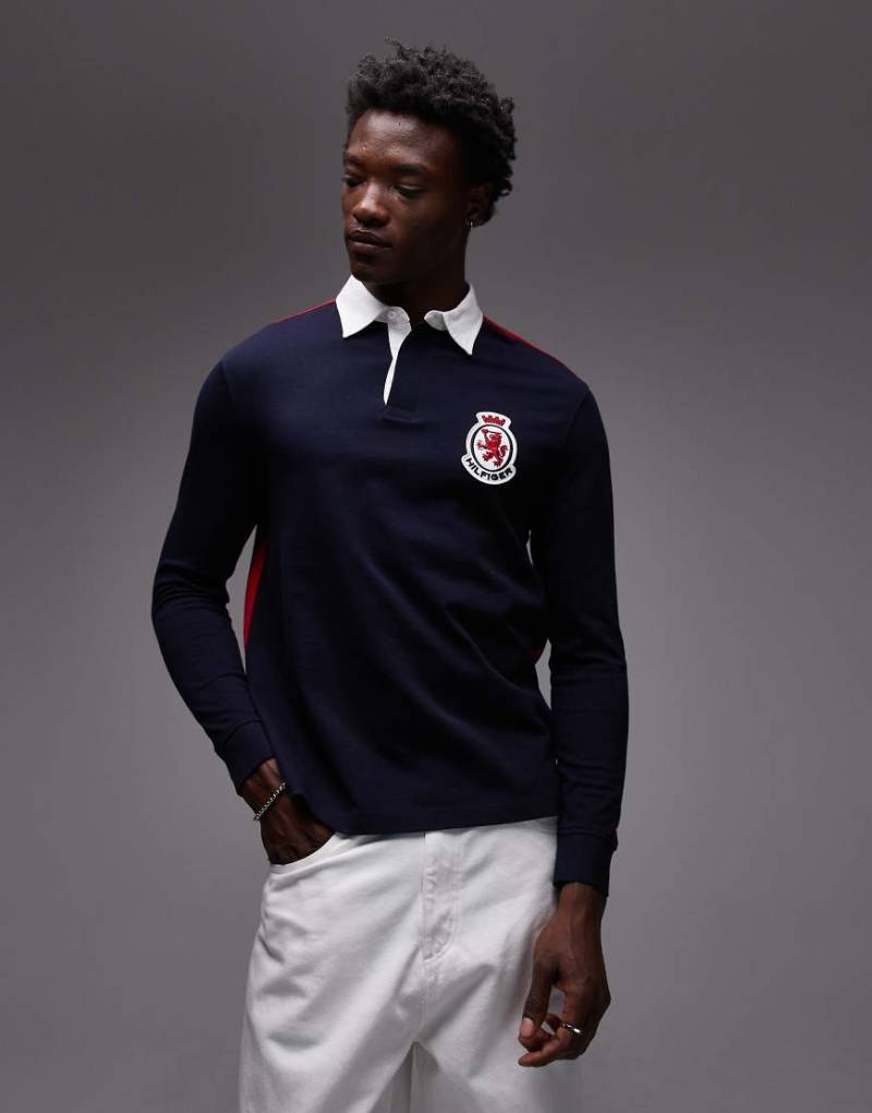 Tommy Hilfiger - Langärmliges Rugby-Polohemd in Marineblau mit Wappen-Logo von Tommy Hilfiger