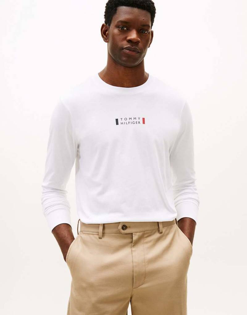 Tommy Hilfiger - Langärmliges T-Shirt aus Jersey in Weiß mit Logo von Tommy Hilfiger