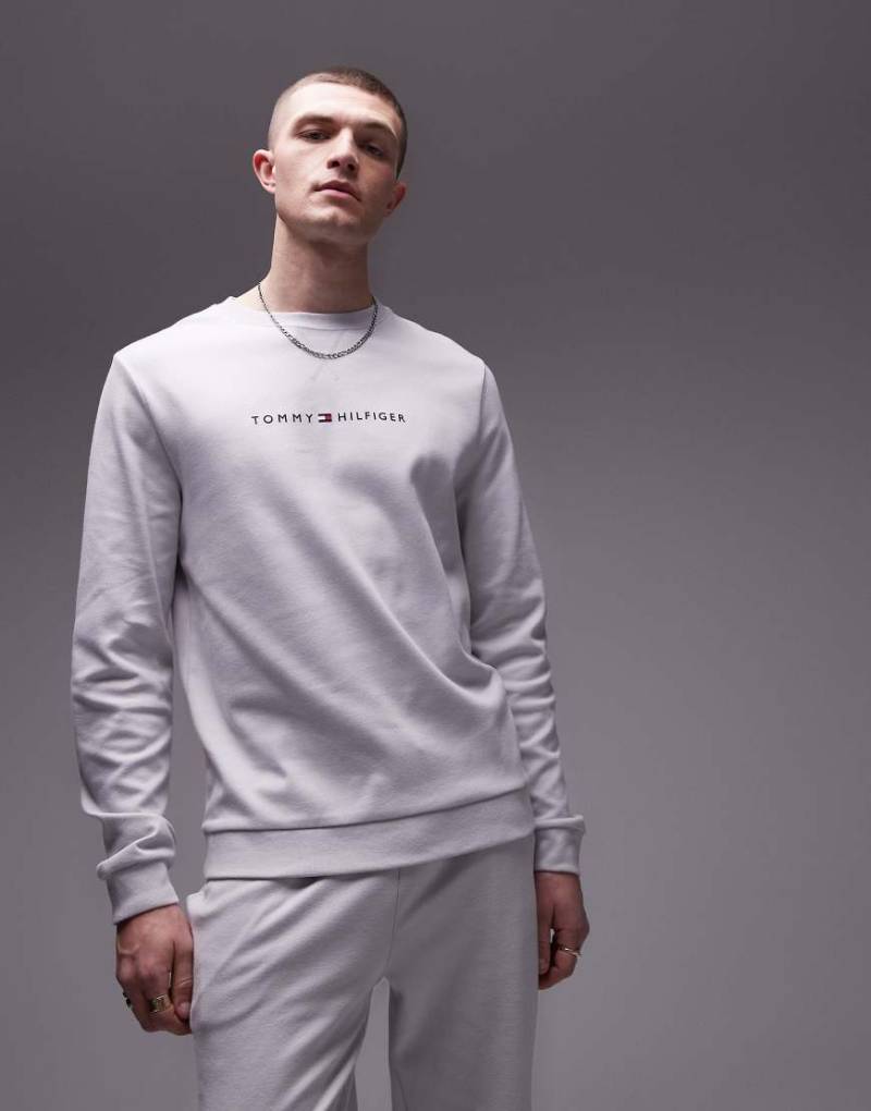 Tommy Hilfiger - Lounge-Sweatshirt in Hellgrau mit Logo von Tommy Hilfiger
