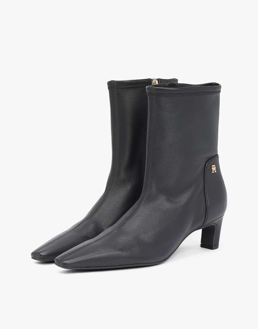 Tommy Hilfiger - Mittelhohe Stiefel aus Leder in Schwarz mit TH-Monogramm-Plakette von Tommy Hilfiger
