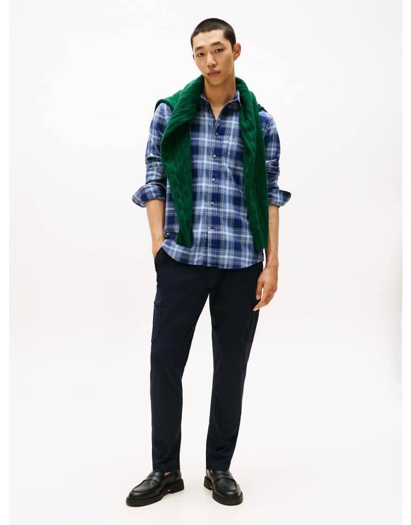 Tommy Hilfiger - Performance Harlem - Packbare, schmal zulaufende, einfarbige Hose in Dunkelblau von Tommy Hilfiger