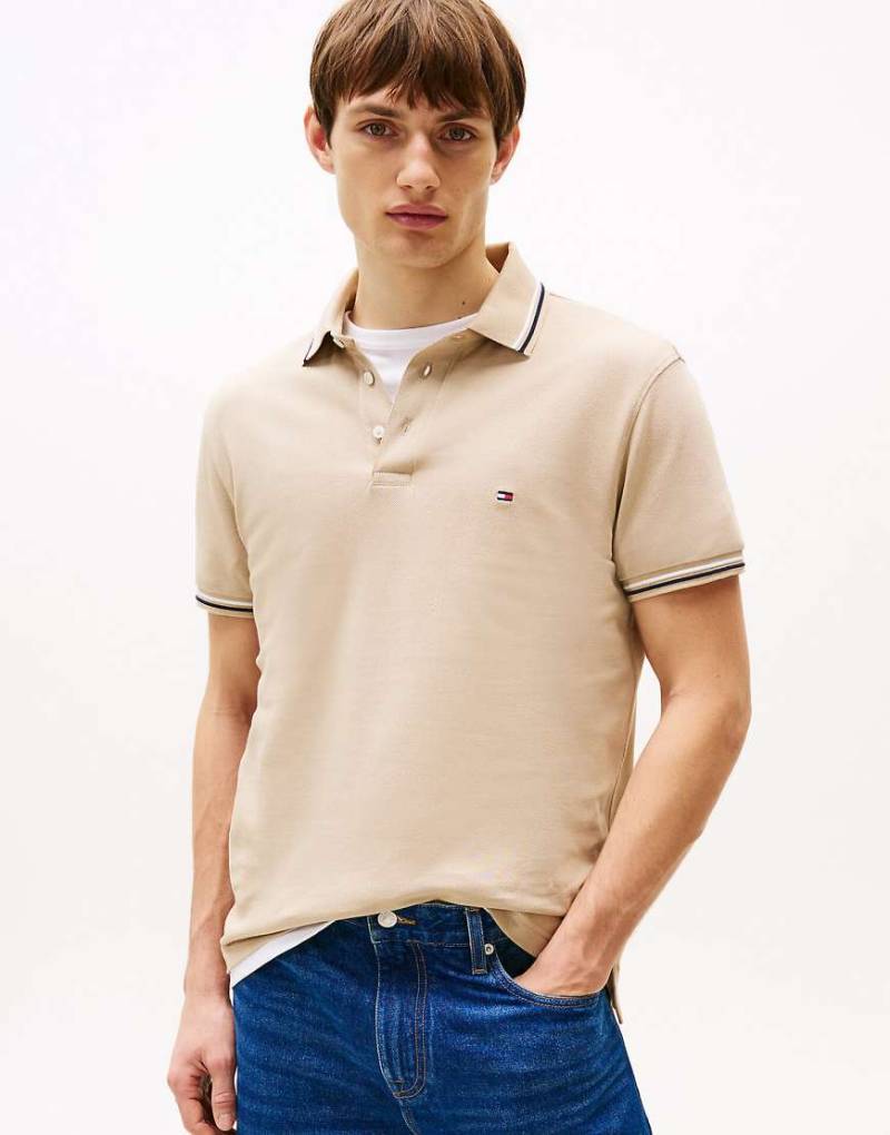 Tommy Hilfiger - Polohemd in Beige mit schmalem Schnitt und Zierstreifen-Braun von Tommy Hilfiger