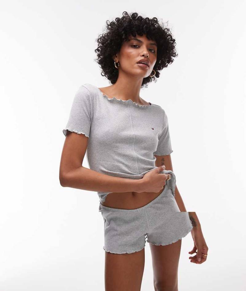 Tommy Hilfiger - Pyjama in Grau mit geripptem T-Shirt und Shorts von Tommy Hilfiger