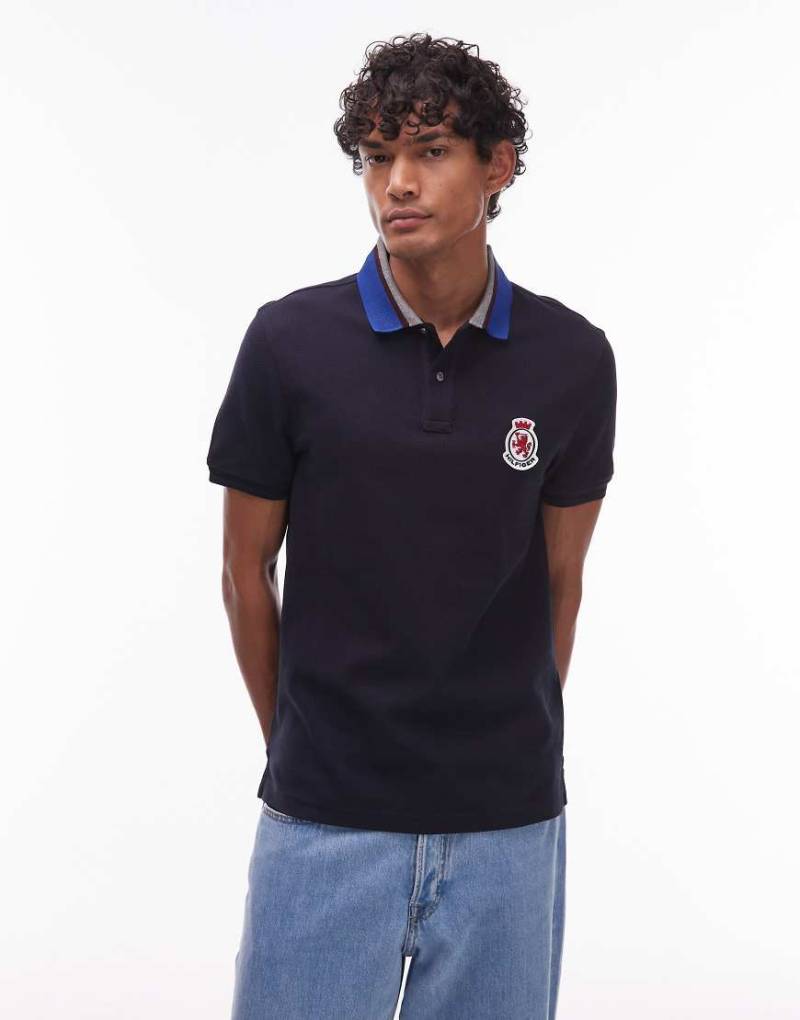 Tommy Hilfiger - Regular Fit Polohemd in Marineblau mit Fischgrätmuster und Kragen von Tommy Hilfiger