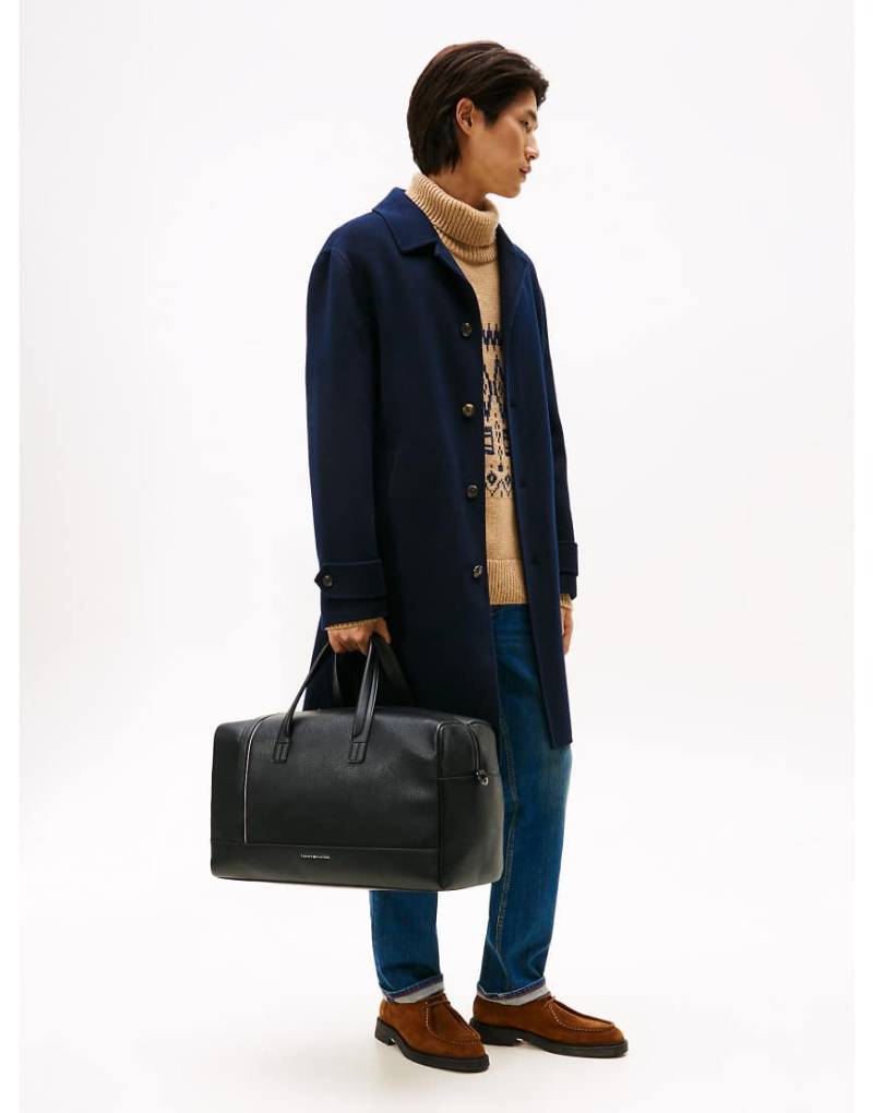 Tommy Hilfiger - Reisetasche in Schwarz mit Metalllogo und genarbter Oberfläche von Tommy Hilfiger