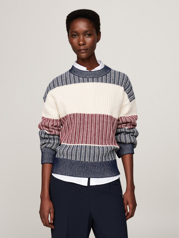 Tommy Hilfiger Strickpullover GLOBAL STP ALL OVER SWEATER (Global Serie TH WOMEN) mit Tommy Hilfiger Global Stripe von Tommy Hilfiger