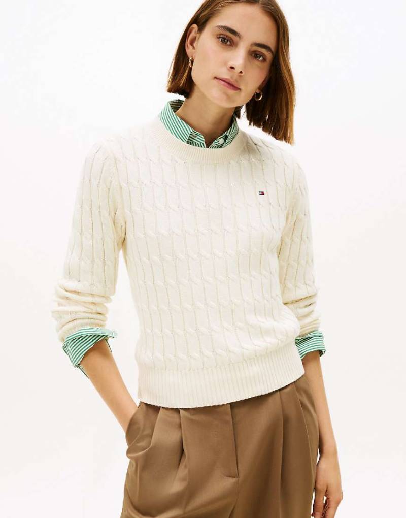 Tommy Hilfiger - Strickpullover in Weiß mit Rundhalsausschnitt und Zopfmuster-Neutral von Tommy Hilfiger