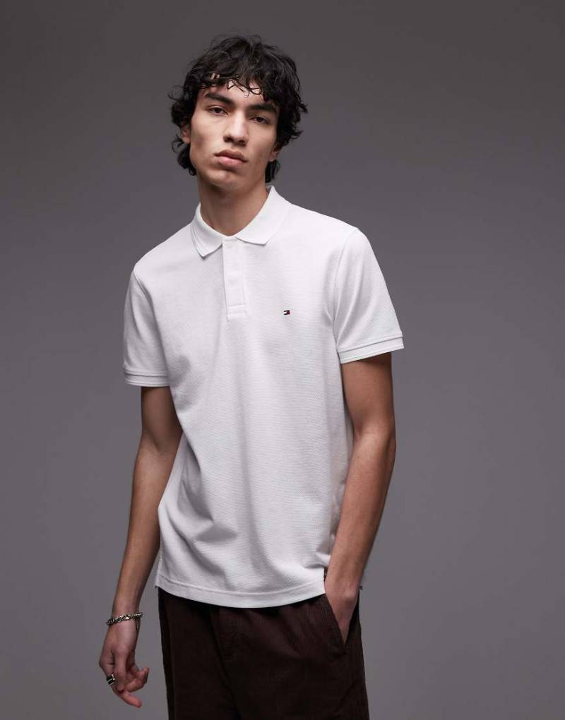 Tommy Hilfiger - Strukturiertes Polohemd in Weiß mit normalem Schnitt von Tommy Hilfiger