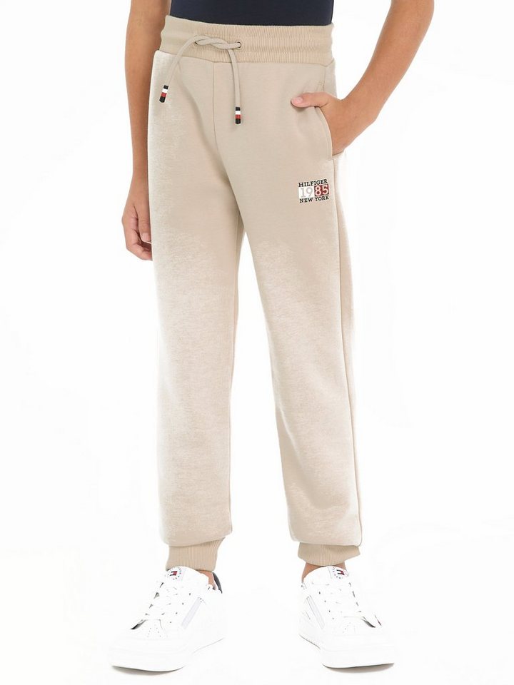 Tommy Hilfiger Sweathose NEW YORK FLAG GRAPHIC SWEATPANTS Kinder Kids Junior MiniMe von Tommy Hilfiger