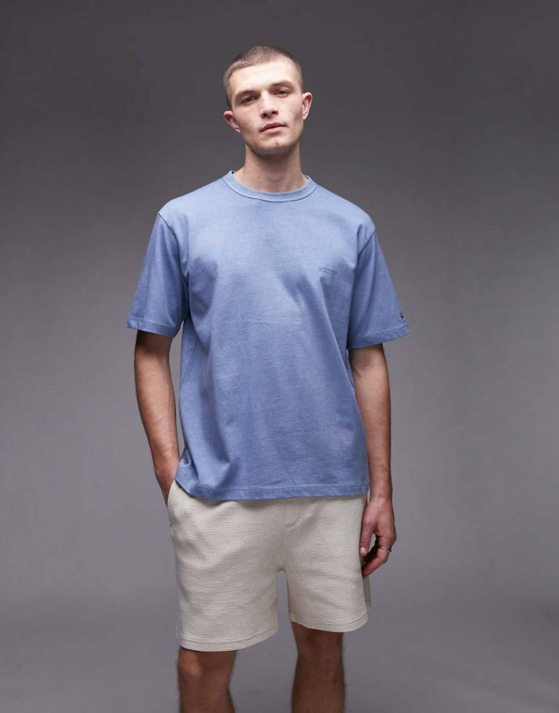 Tommy Hilfiger - T-Shirt in Nebelblau mit gleichfarbigem Logo von Tommy Hilfiger