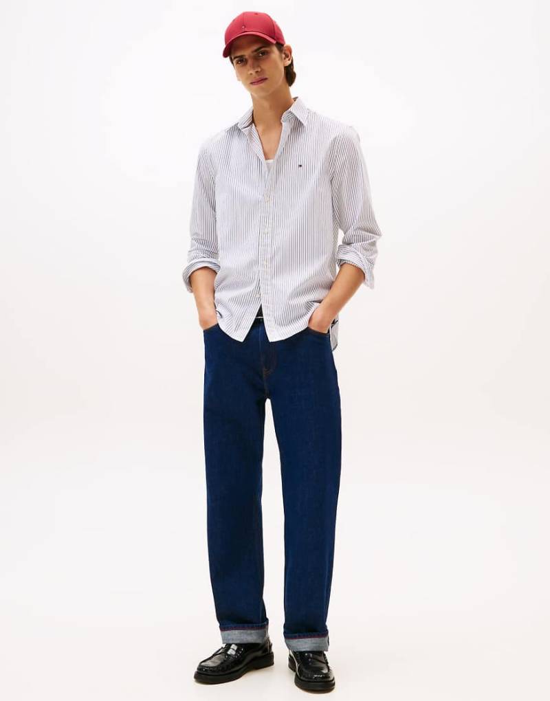 Tommy Hilfiger - Th Flex - Hemd mit regulärem Schnitt in Weiß mit Nadelstreifen von Tommy Hilfiger