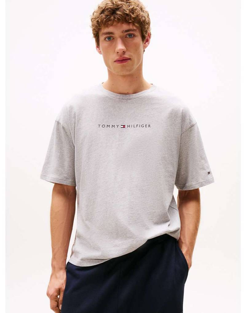 Tommy Hilfiger - The Original - Lounge-T-Shirt in Grau mit Logo von Tommy Hilfiger