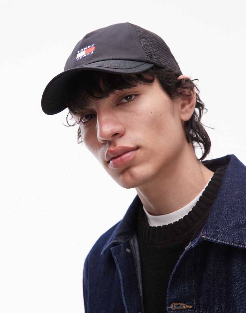 Tommy Jeans - Heritage - Baseballkappe in Schwarz mit Netzstoff-Einsätzen von Tommy Hilfiger