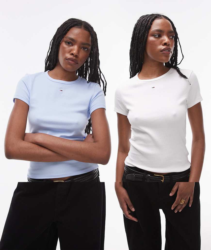 Tommy Jeans - 2er-Pack Basic-T-Shirts in Weiß und Blau mit schmalem Schnitt Tommy Jeans - 2er-Pack Basic-T-Shirts in Weiß und Blau mit schmalem Schnitt von Tommy Jeans