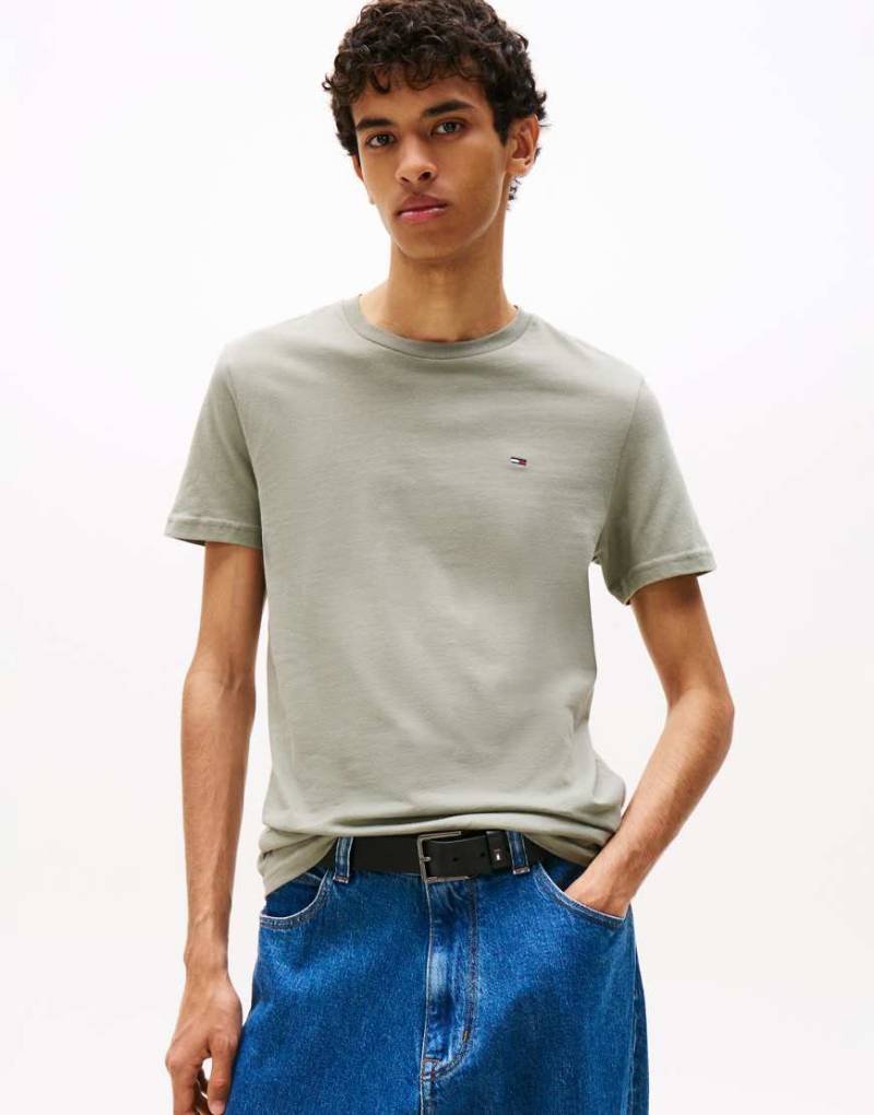 Tommy Jeans - 2er-Pack sehr schmal geschnittene T-Shirts in Salbeigrün/Weiß von Tommy Jeans