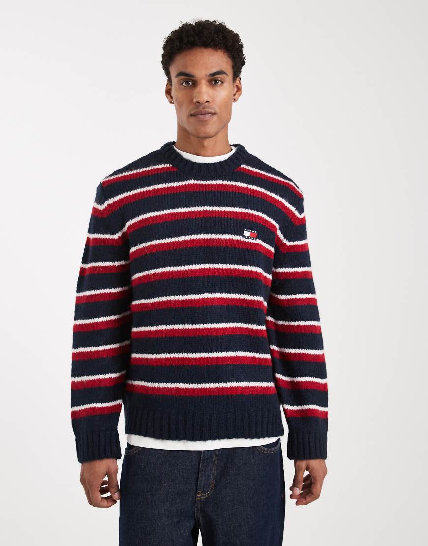 Tommy Jeans - Angerauter Pullover in Schwarz und Rot gestreift von Tommy Jeans