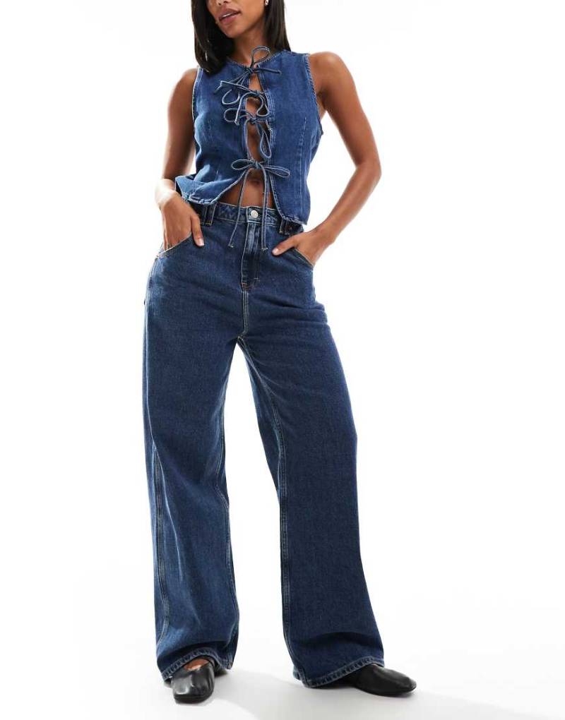 Tommy Jeans - Baggy-Jeans mit niedrigem Bund in mittlerer Waschung-Blau von Tommy Jeans