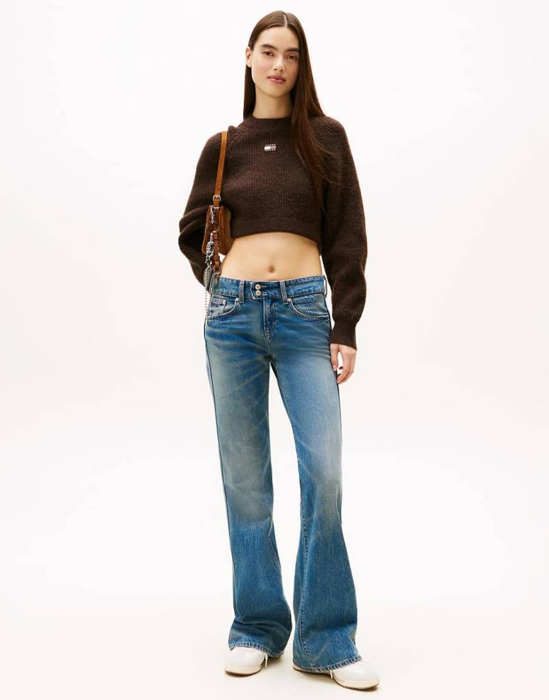 Tommy Jeans - Bootcut-Jeans in Jeansblau mit niedrigem Bund und Whiskering von Tommy Jeans