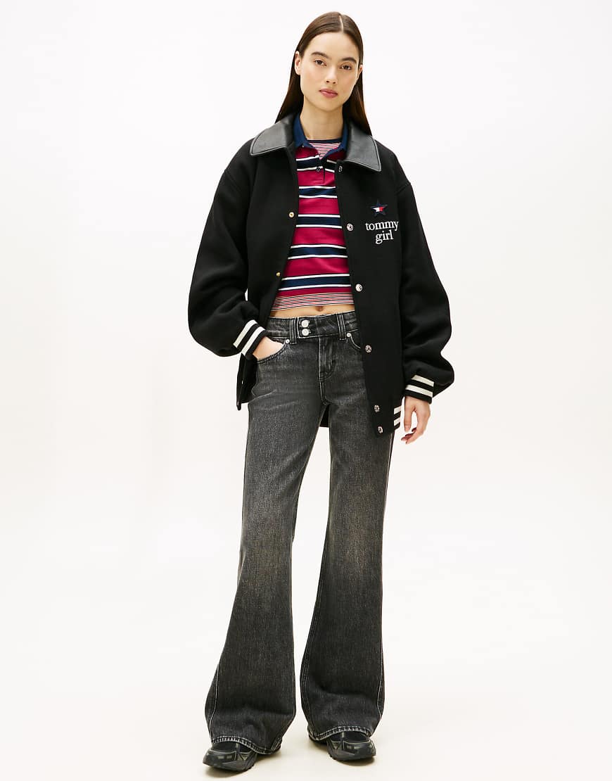 Tommy Jeans - Bootcut-Jeans in verblasstem Dunkelgrau mit niedrigem Bund-Blau von Tommy Jeans