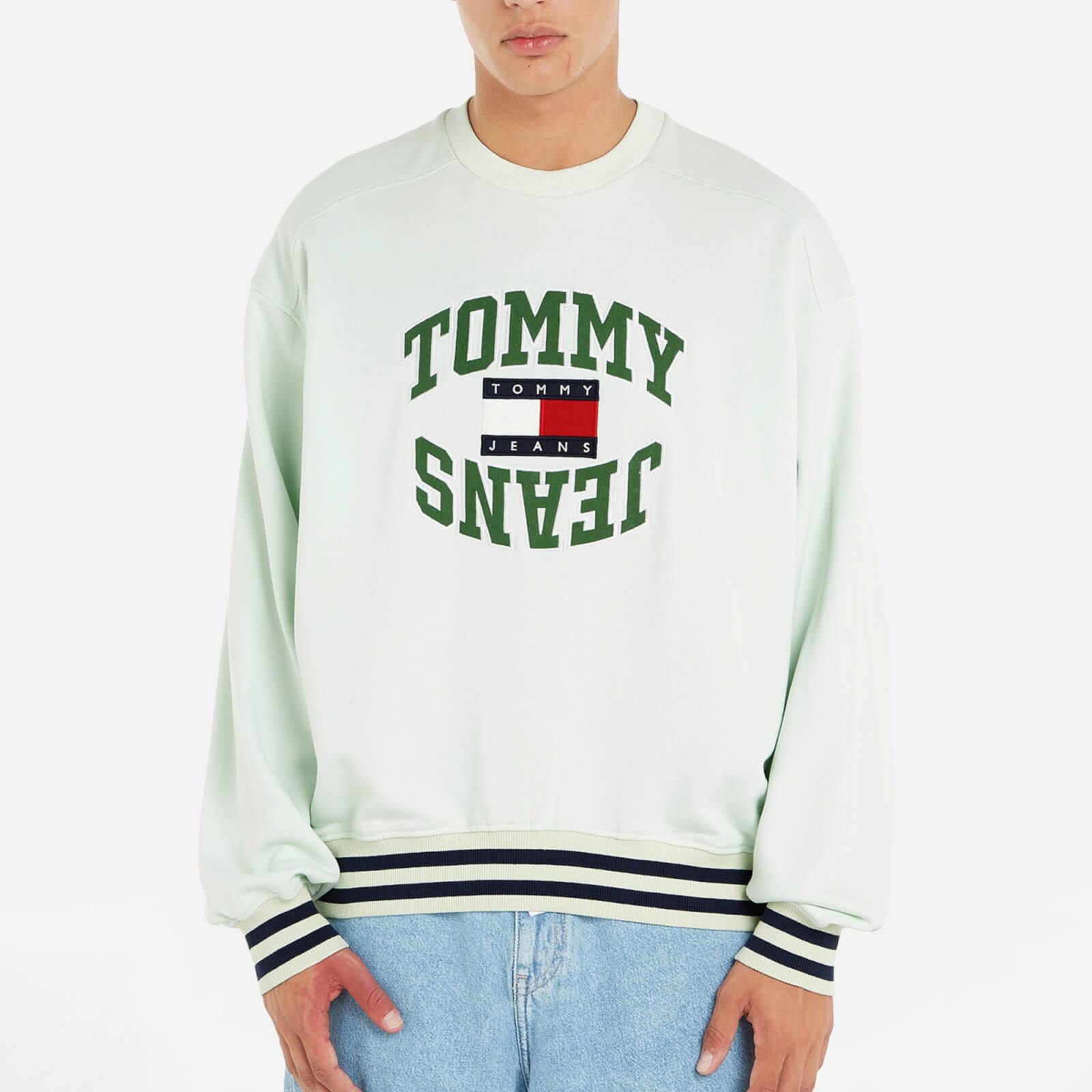 Tommy Jeans Boxy Arched Logo Crew Sweatshirt - M von Tommy Jeans