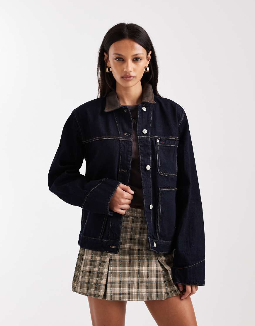 Tommy Jeans - Chore - Oversize-Jacke in dunkler Waschung mit Kontrast-Kragen-Marineblau von Tommy Jeans