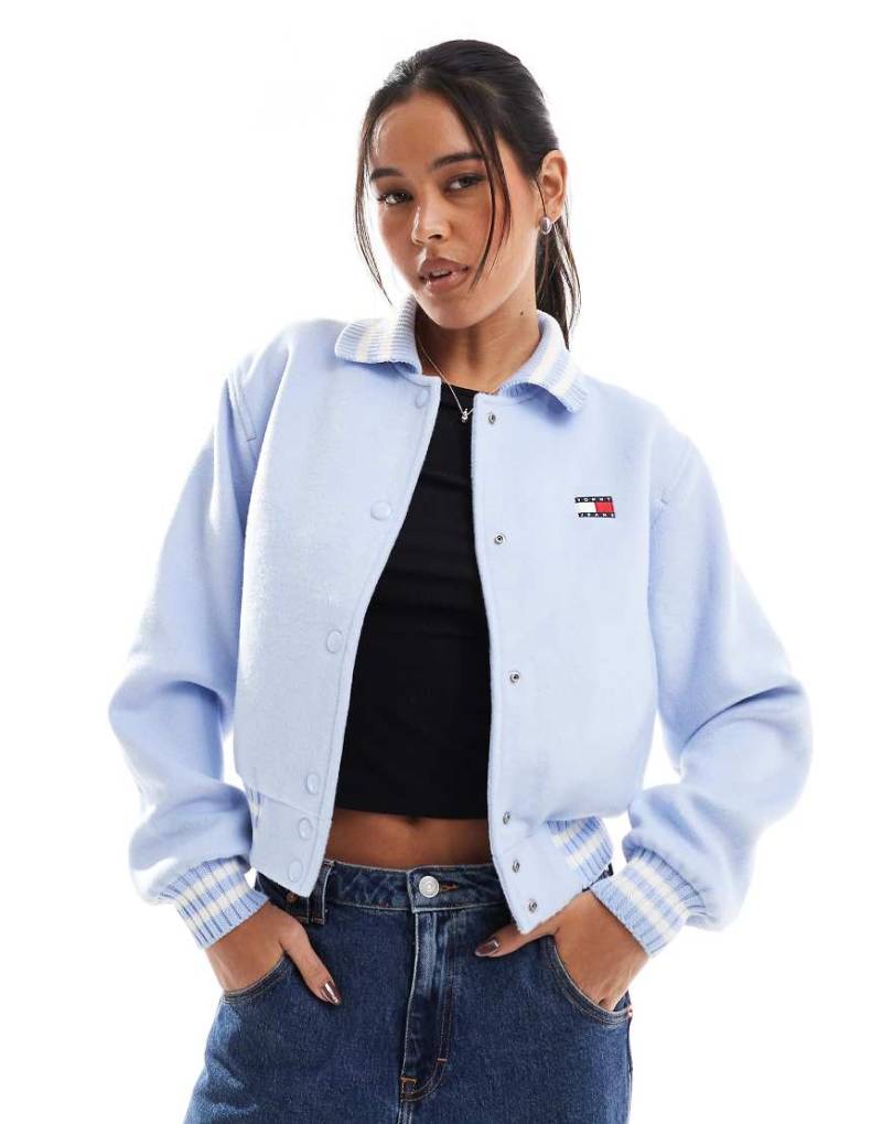 Tommy Jeans - College-Bomberjacke in Hellblau mit kurzem Schnitt von Tommy Jeans