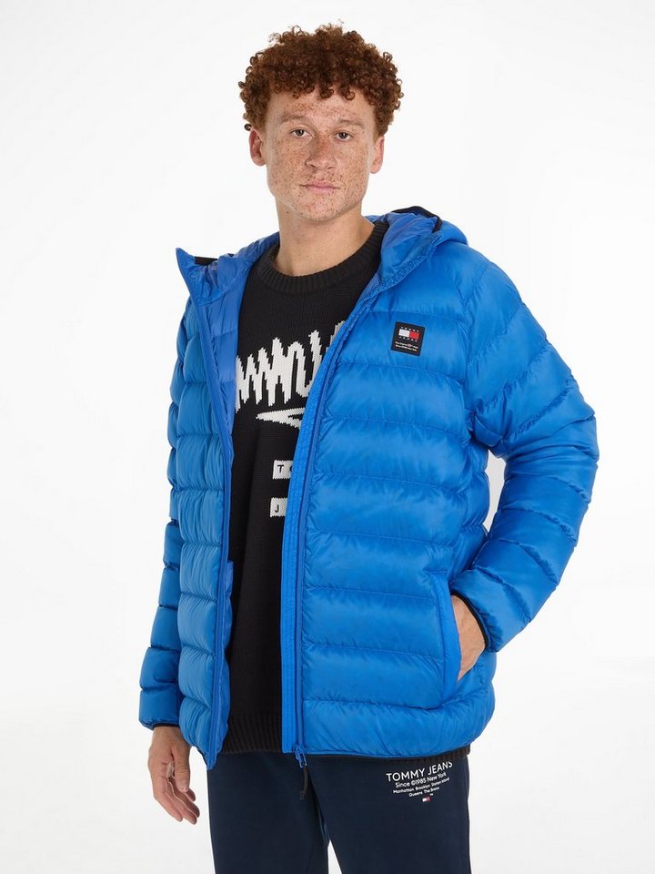 Tommy Jeans Daunenjacke TJM HOODED LT DOWN JACKET EXT mit Kapuze und integriertem Stehkragen von Tommy Jeans