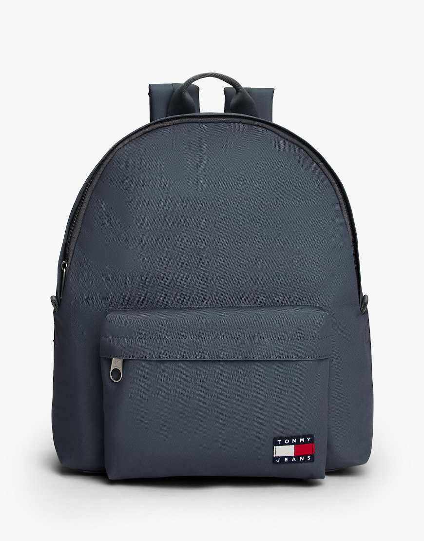 Tommy Jeans - Essential - Abgerundeter Rucksack in Dunkelgrau mit Logo von Tommy Jeans