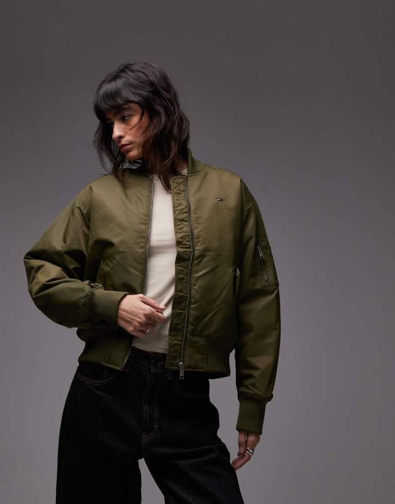 Tommy Jeans - Essential - Bomberjacke in Olivgrün von Tommy Jeans